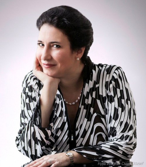 Szutrély Katalin szoprán